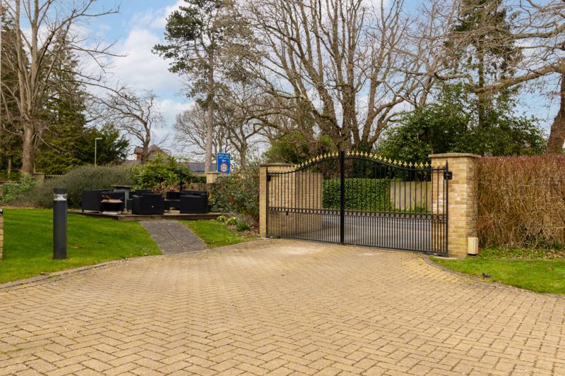 Westhall Road